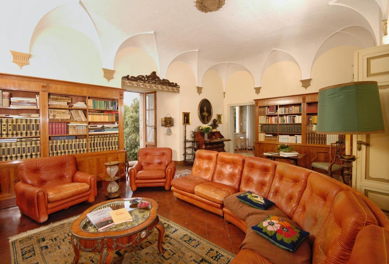 Castello Di Sovicille - Residenza D'Epoca Bed & Breakfast エクステリア 写真