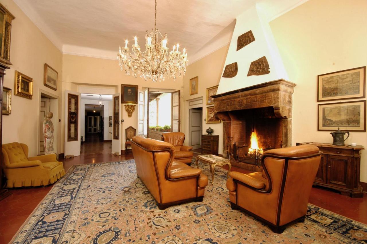 Castello Di Sovicille - Residenza D'Epoca Bed & Breakfast エクステリア 写真