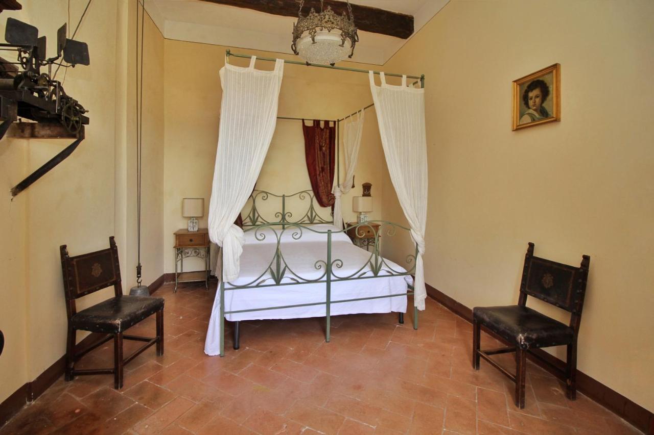 Castello Di Sovicille - Residenza D'Epoca Bed & Breakfast エクステリア 写真