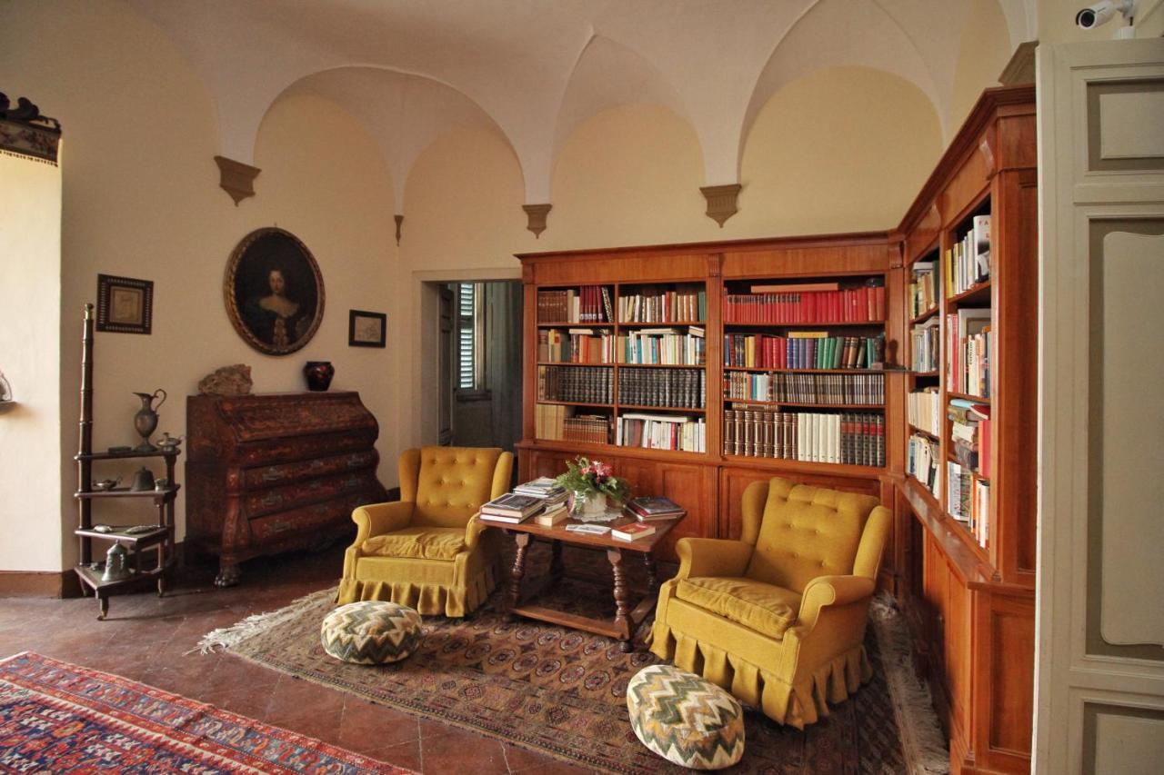 Castello Di Sovicille - Residenza D'Epoca Bed & Breakfast エクステリア 写真