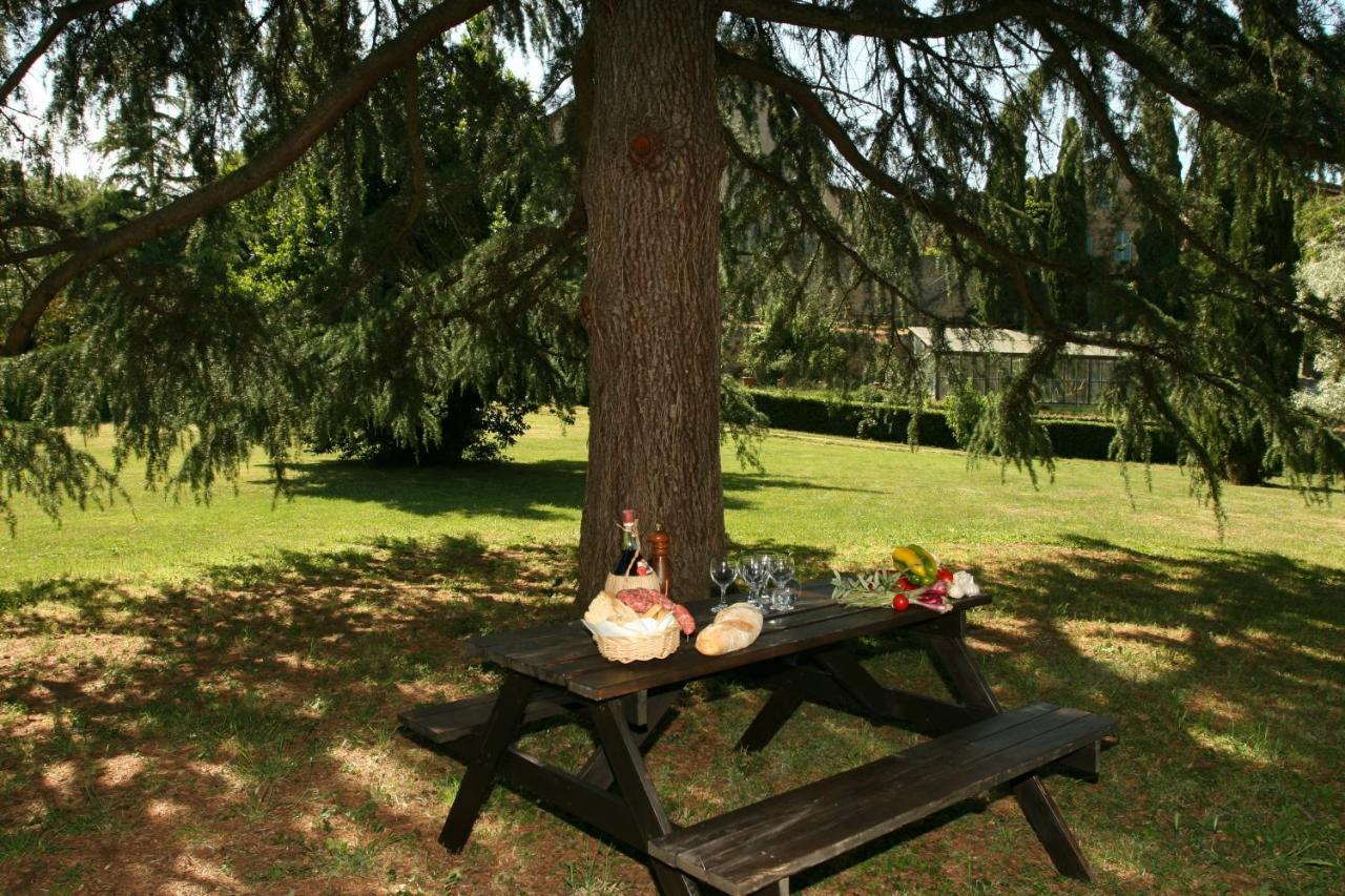 Castello Di Sovicille - Residenza D'Epoca Bed & Breakfast エクステリア 写真
