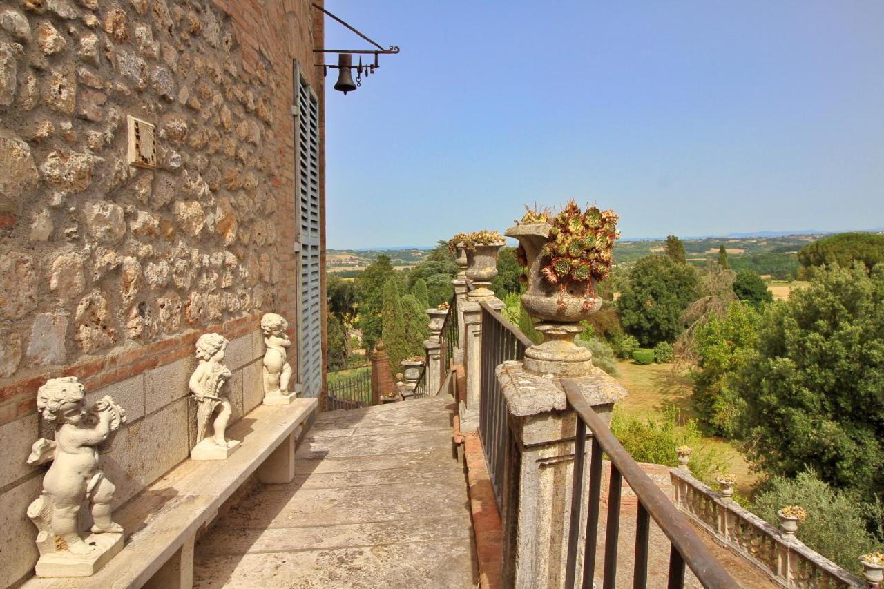 Castello Di Sovicille - Residenza D'Epoca Bed & Breakfast エクステリア 写真