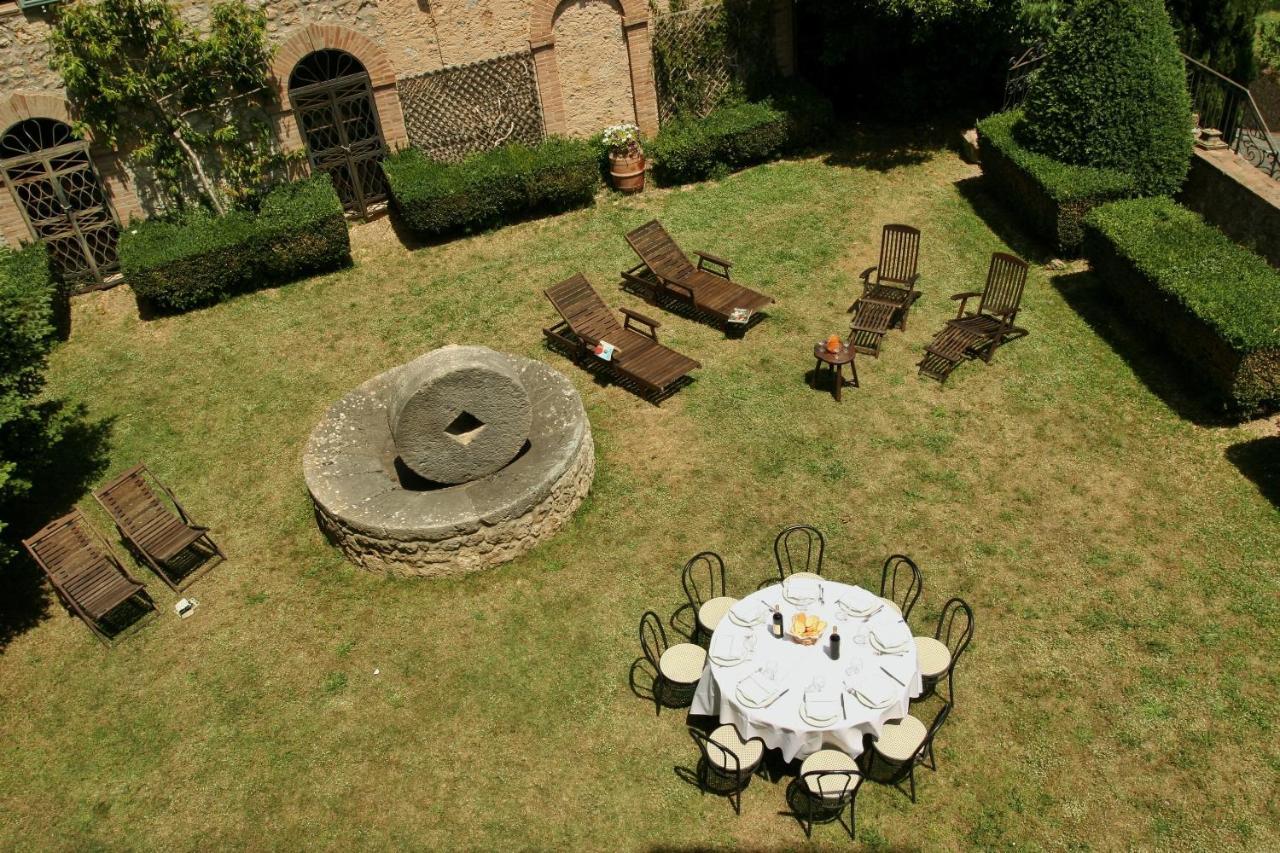 Castello Di Sovicille - Residenza D'Epoca Bed & Breakfast エクステリア 写真
