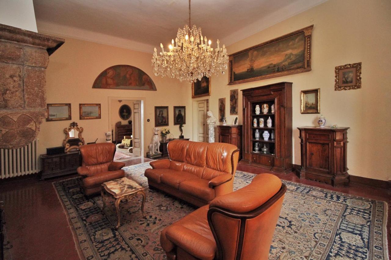 Castello Di Sovicille - Residenza D'Epoca Bed & Breakfast エクステリア 写真