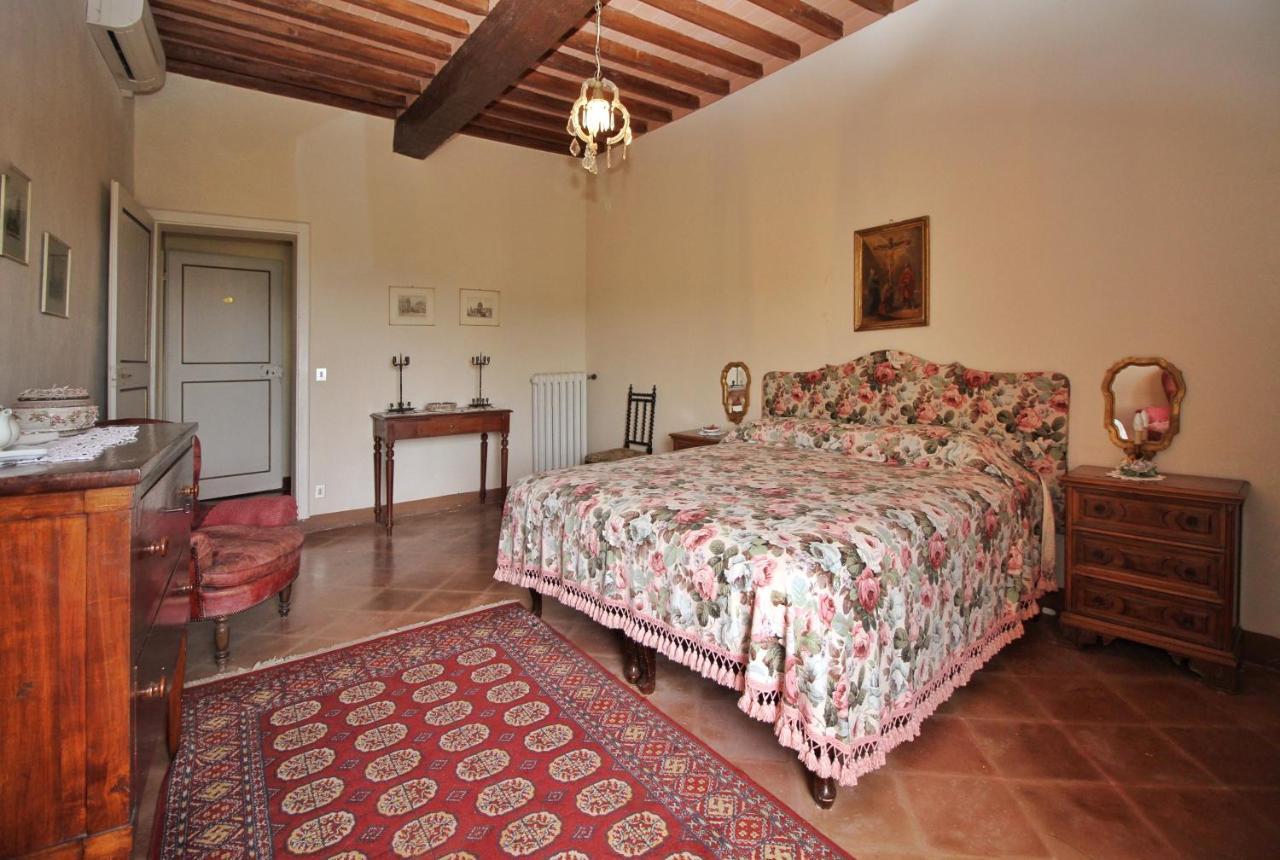 Castello Di Sovicille - Residenza D'Epoca Bed & Breakfast エクステリア 写真
