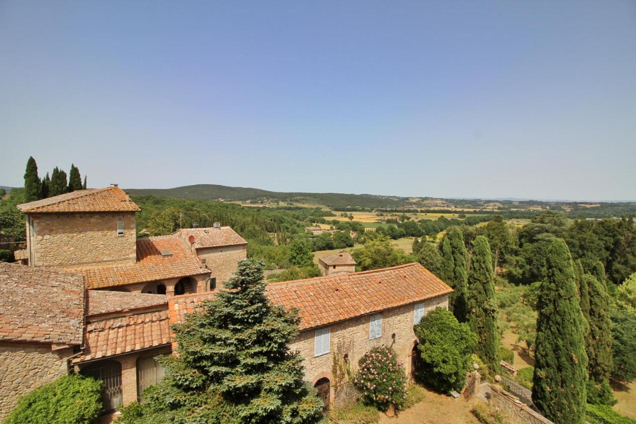 Castello Di Sovicille - Residenza D'Epoca Bed & Breakfast エクステリア 写真