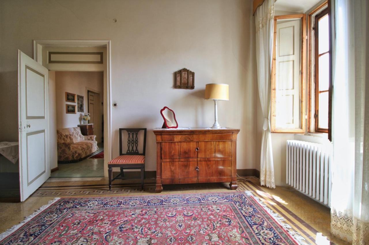 Castello Di Sovicille - Residenza D'Epoca Bed & Breakfast エクステリア 写真