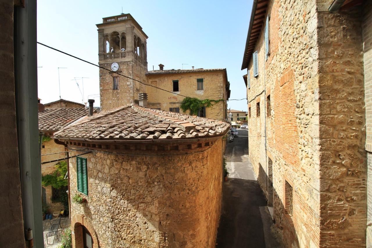 Castello Di Sovicille - Residenza D'Epoca Bed & Breakfast エクステリア 写真