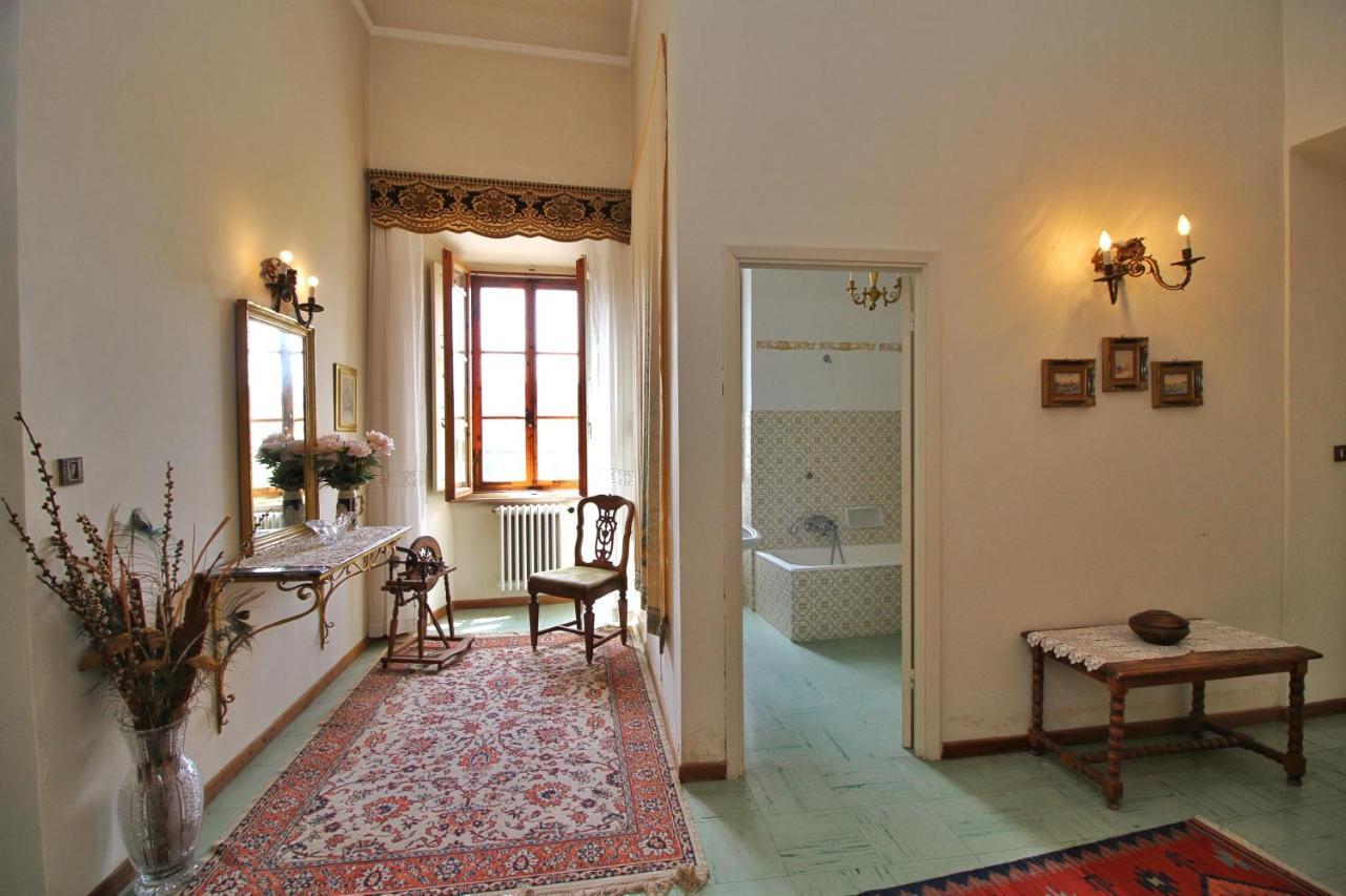 Castello Di Sovicille - Residenza D'Epoca Bed & Breakfast エクステリア 写真