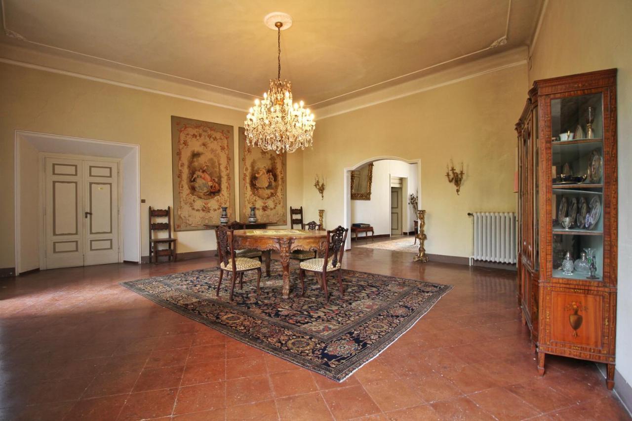 Castello Di Sovicille - Residenza D'Epoca Bed & Breakfast エクステリア 写真